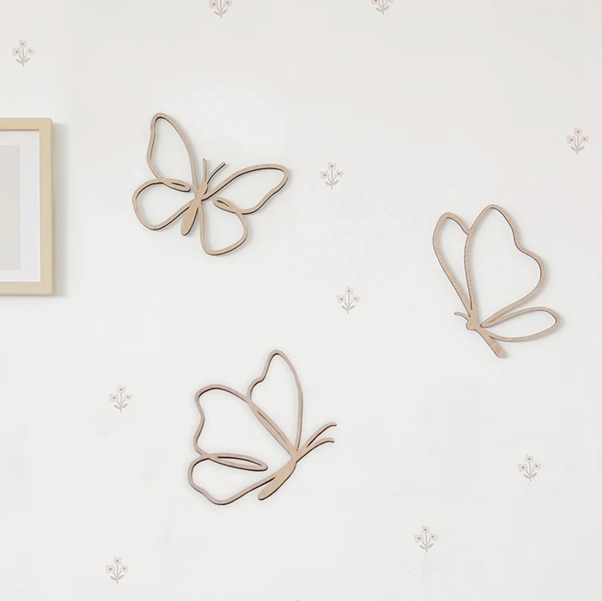 Baby Nursery Design - لافتة فراشات خشبية، ديكور حائط خشبي،